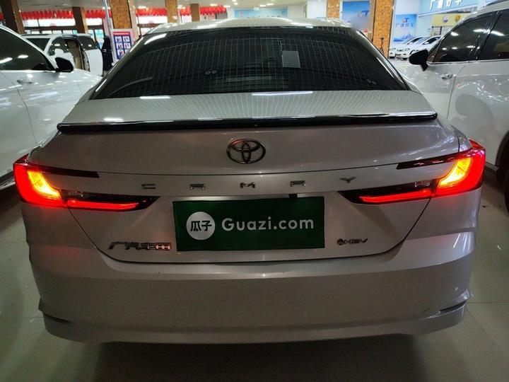 Camry 2024 Hybrid 2.0HE Elite photo 3