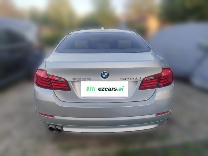5 Series 2011 528Li Leading photo 5