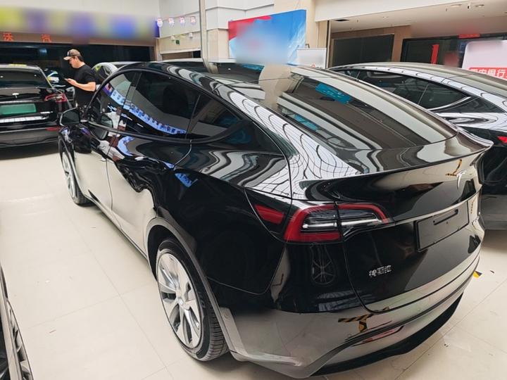 Model Y 2021 Standard Range RWD photo 4