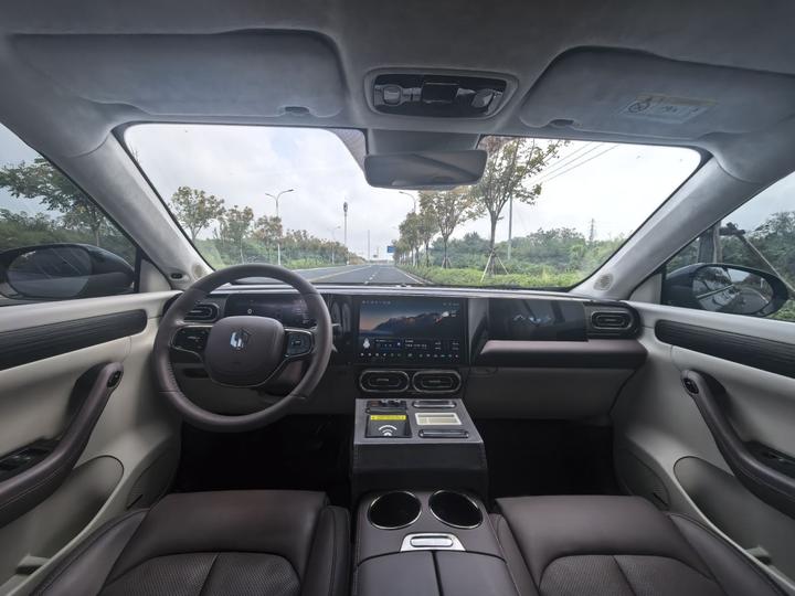Leapmotor C11 2023 EV 580 AWD Performance photo 8