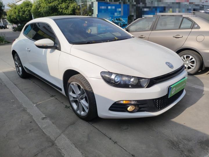 2011 2.0TSI Luxury photo 3