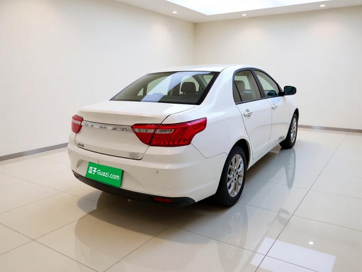 Vision 2018 1.5L AT photo 4