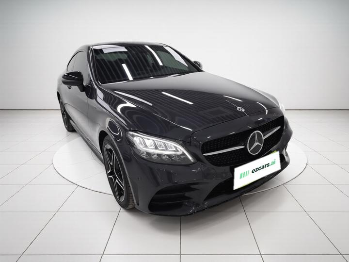 C-Class Imported 2023 C 260 Coupe photo 3