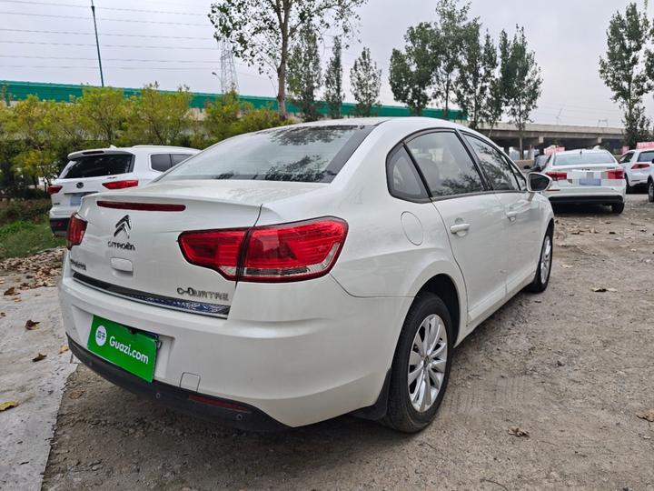 2013 Sedan 1.6L AT photo 4