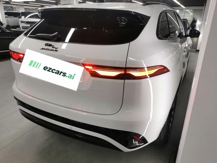 F-PACE 2025 P250 R-Dynamic SE photo 4