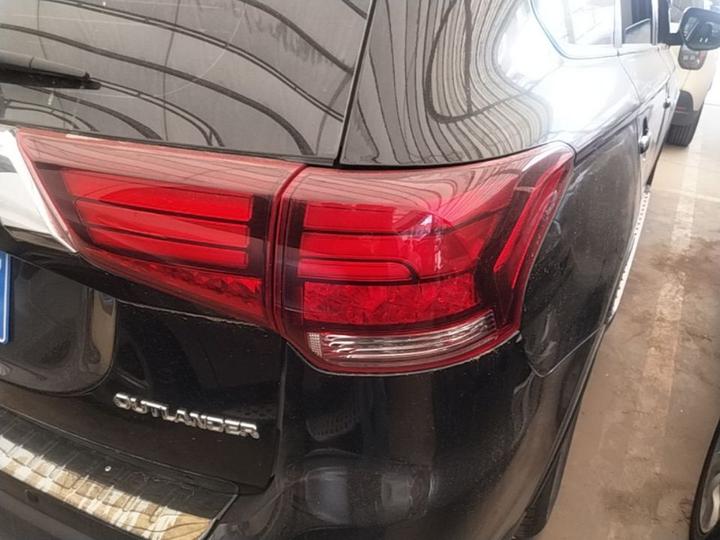 Outlander 2018 2.0L RWD Honor 5-Seater photo 7