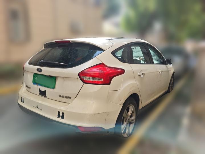 Focus 2015 Hatchback 1.6L AT Comfort photo 4
