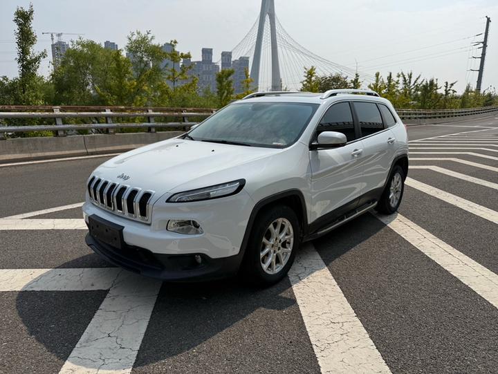 Cherokee 2016 2.4L Leading Smart