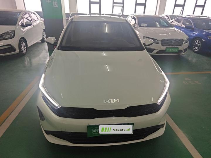K3 2023 1.5L CVT Luxury photo 2