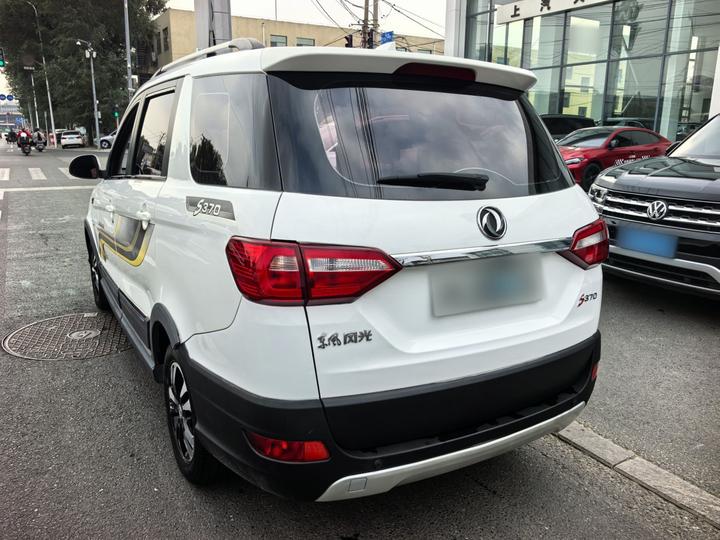 Fengon 370 2018 S370 1.5L CVT Luxury 7-Seater photo 4