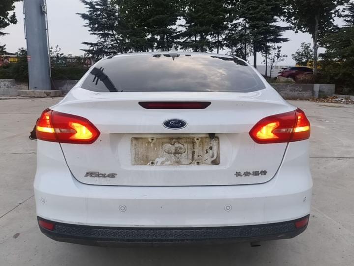 Focus 2015 Sedan 1.6L AT photo 3