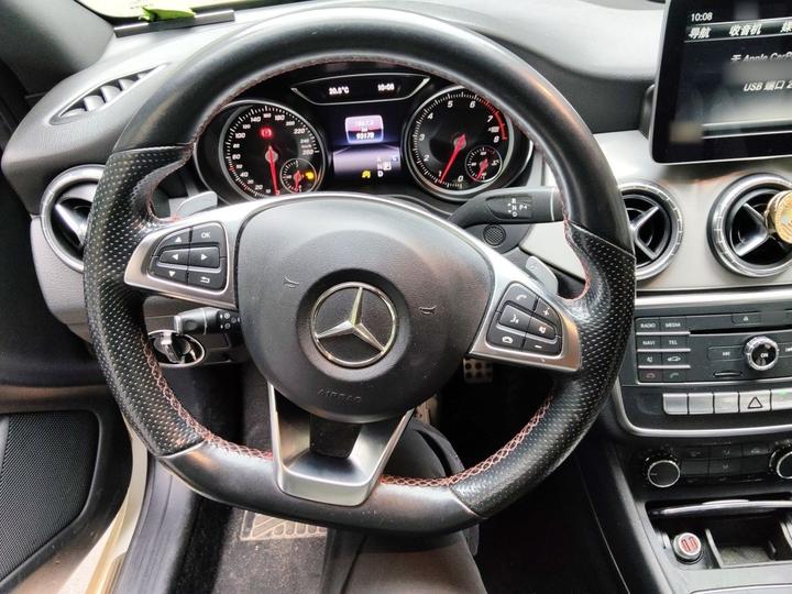 CLA 2017 CLA 220 4MATIC photo 3