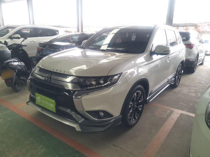 Outlander 2020 2.4L AWD Enjoy 5-Seater