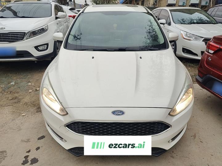 Focus 2015 Hatchback EcoBoost 125 AT photo 2