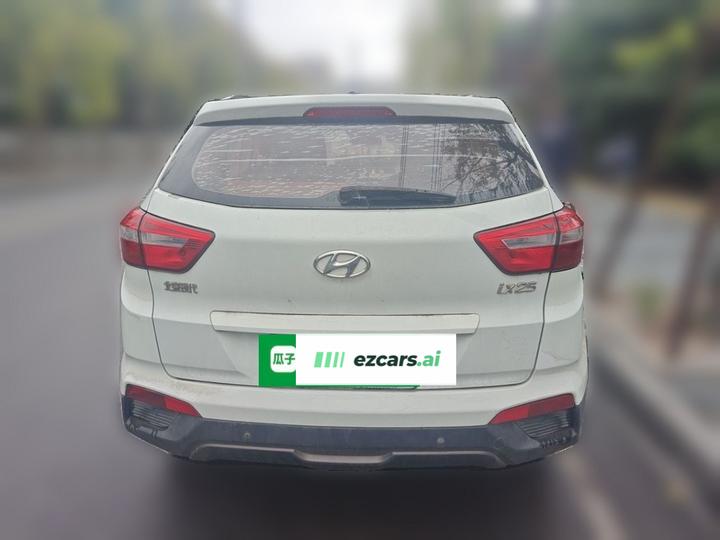 ix25 2015 1.6L AT RWD Smart GLS photo 5