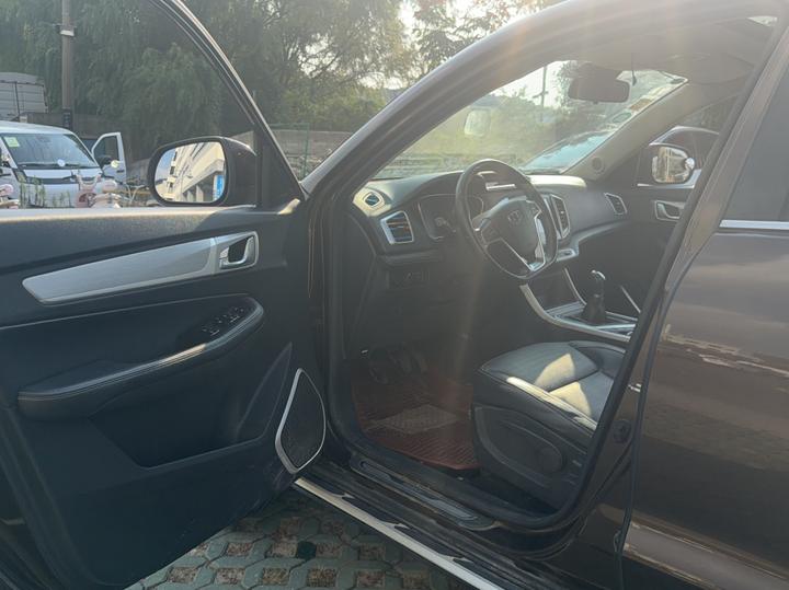 Vision X6 2018 1.8L MT 4G Luxury photo 3