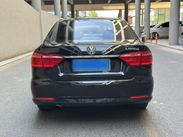 Lavida 2013 Facelift Classic 1.6L MT photo 4