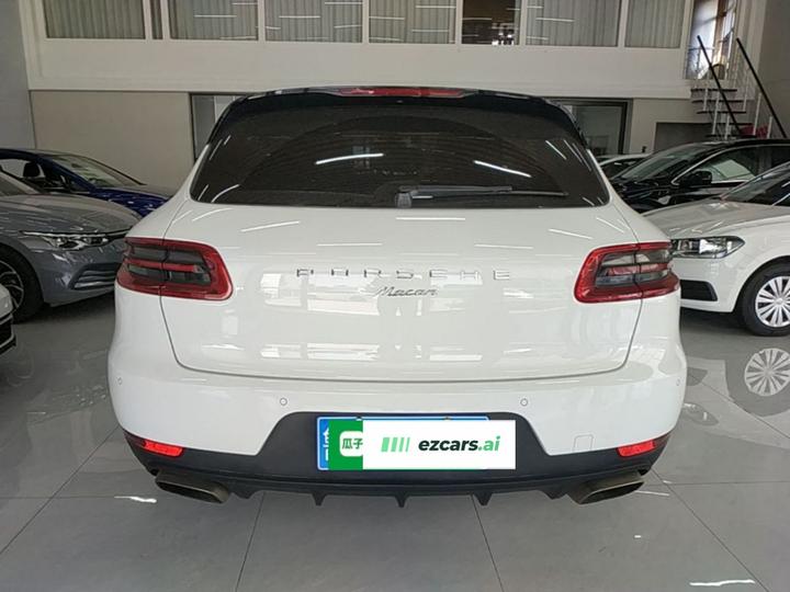 2017 Macan 2.0T photo 3