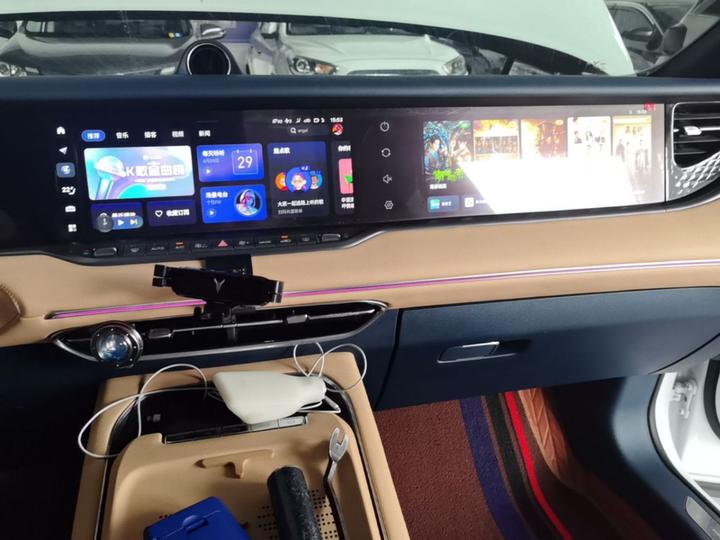 Voyah FREE 2024 Extended Range ADAS photo 8
