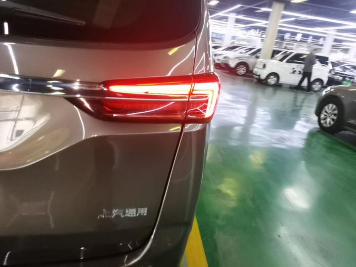 GL8 2023 Facelift Luxury photo 7