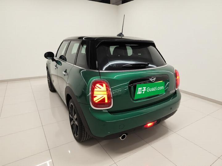 2021 1.5T COOPER 5-Door photo 4
