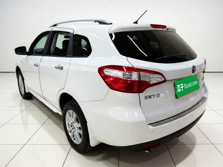 T70 2015 2.0L CVT photo 4