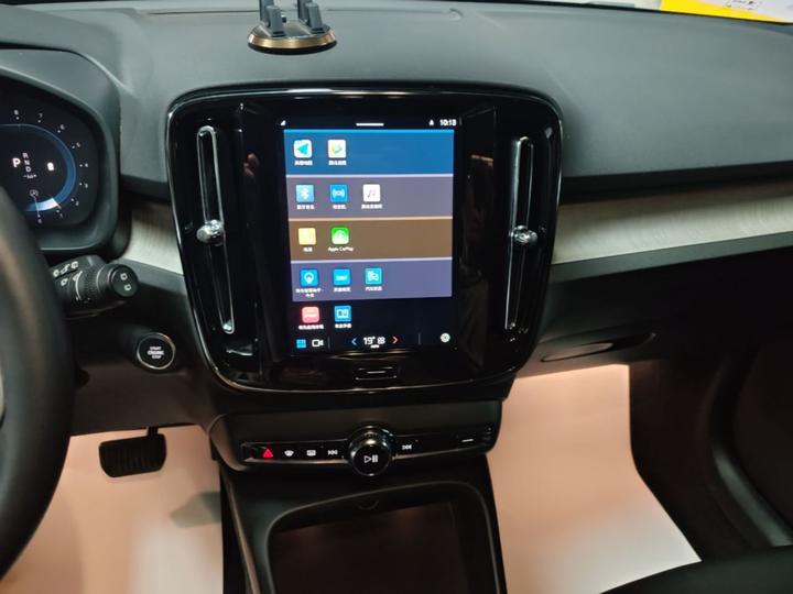 XC40 2024 B3 Luxury photo 3