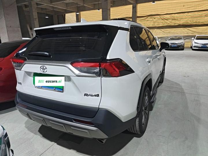 RAV4 2024 2.0L CVT RWD Plus photo 5
