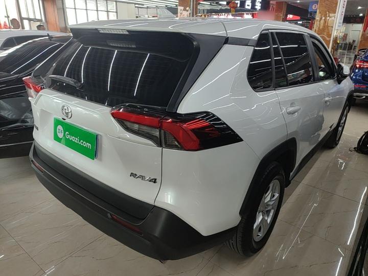 RAV4 2024 2.0L CVT RWD photo 4