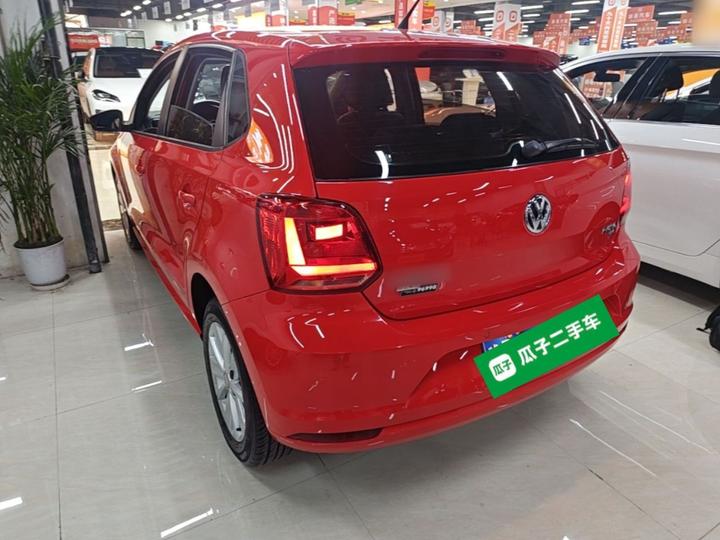 Polo 2016 1.6L AT Comfort photo 4