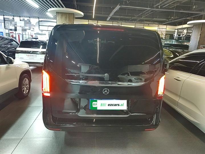 V-Class 2021 V 260 L Long Wheelbase Premium photo 3