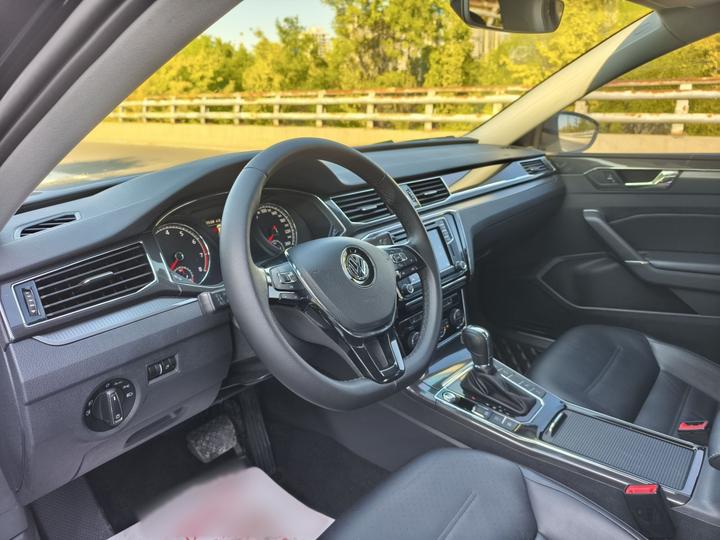 Passat 2017 330TSI DSG photo 3