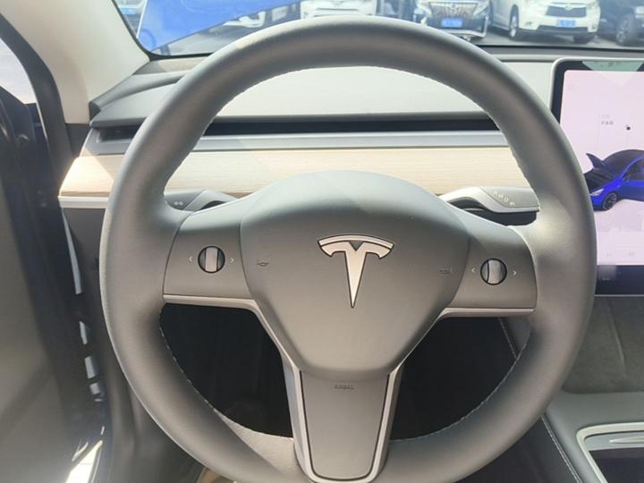 Model Y 2022 Long Range AWD photo 6