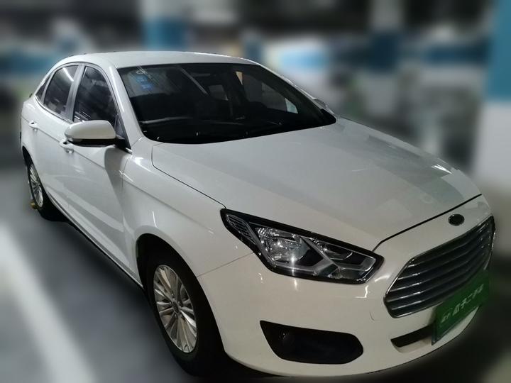 Escort 2015 1.5L AT Comfort photo 3