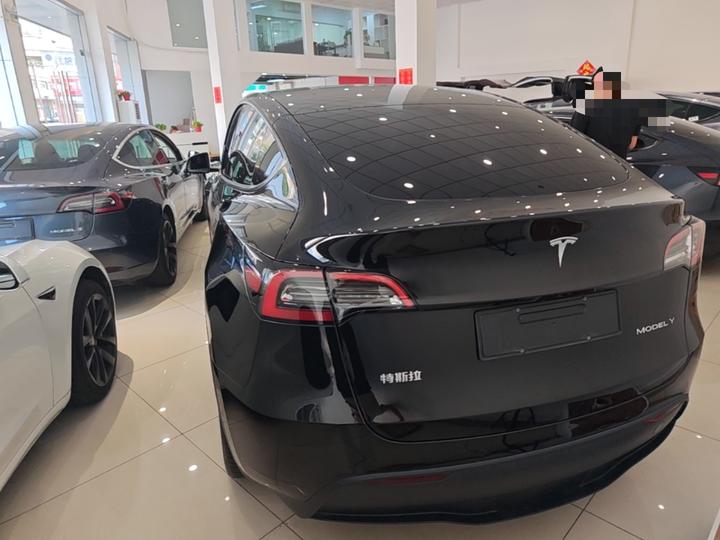 Model Y 2022 Facelift RWD photo 3