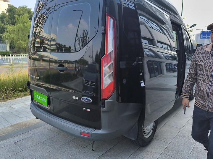 Transit 2019 2.0T Diesel Short Wheelbase 6-Seater China VI photo 6