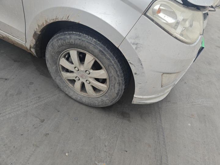 Wuling Hongguang 2014 1.5L S Standard photo 8
