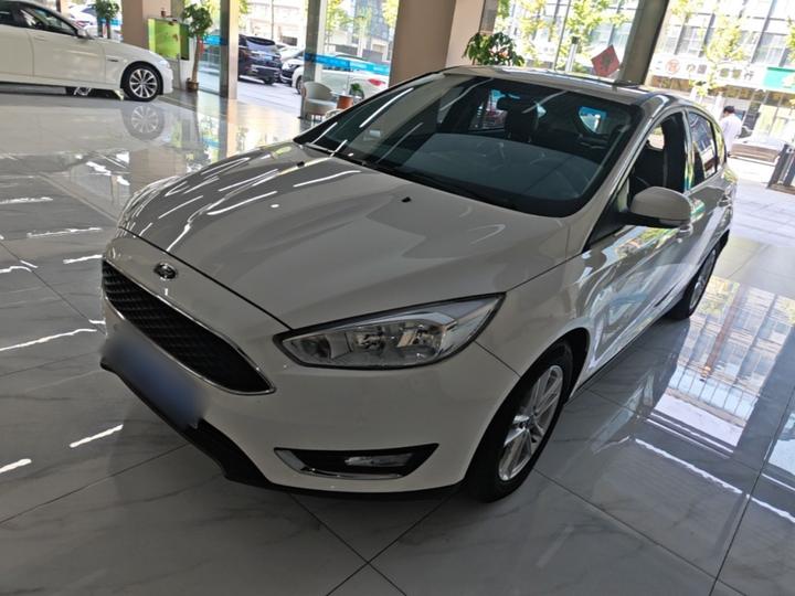 Focus 2017 Hatchback 1.6L AT Fashion