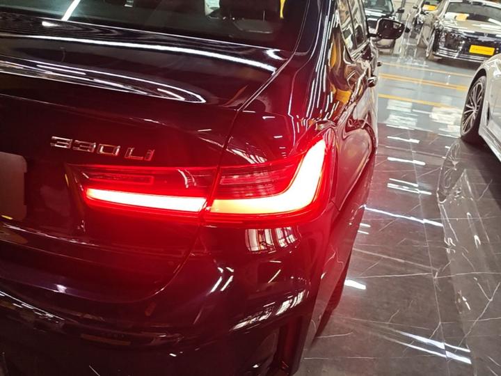3 Series 2026 330Li M M Sport Night Package photo 7
