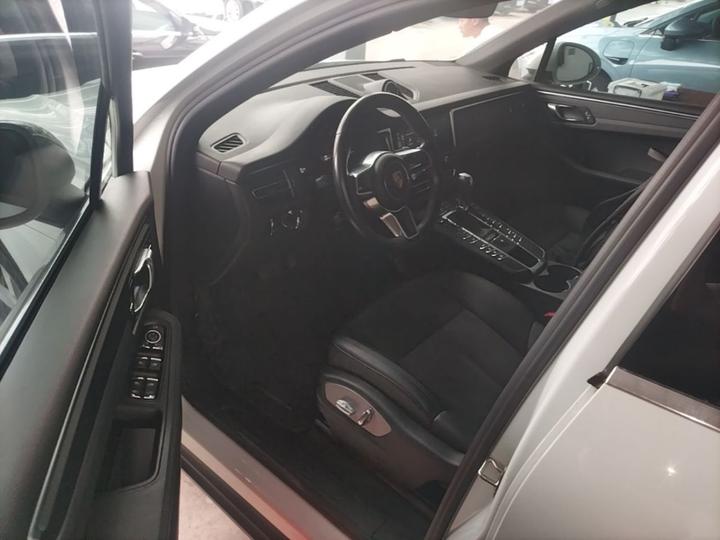 2018 Macan 2.0T photo 5