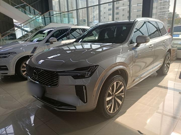 XC90 2025 Facelift B6 Luxury 6-Seater