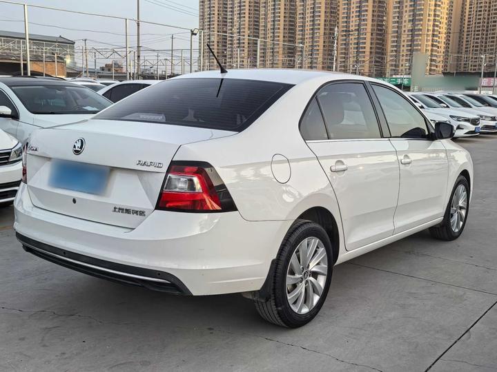 Rapid 2019 1.5L AT Comfort China VI photo 6