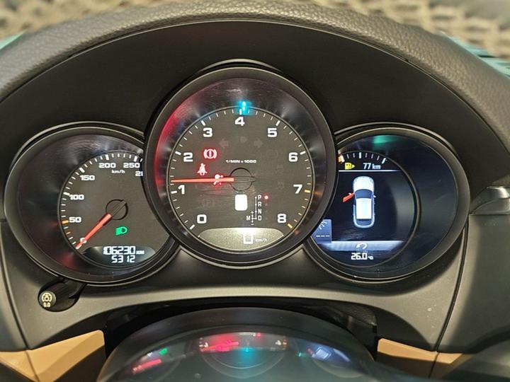 2017 Macan 2.0T photo 3