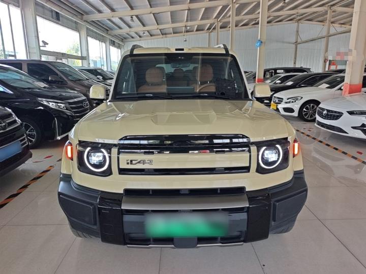 iCAR V27 2026 200KM AWD 700 photo 2