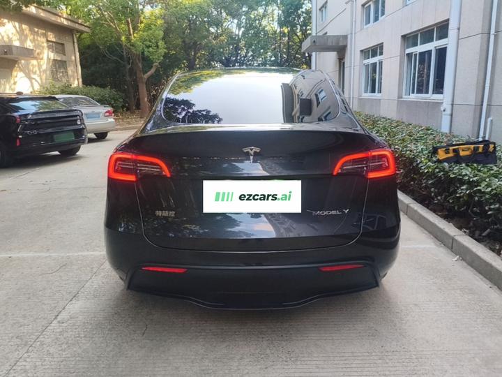 Model Y 2024 RWD photo 5