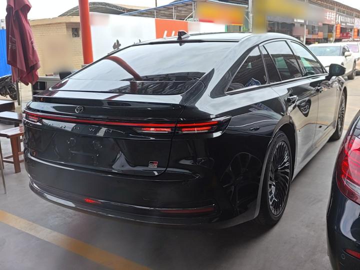 Crown Imported 2024 2.5L Supreme photo 4