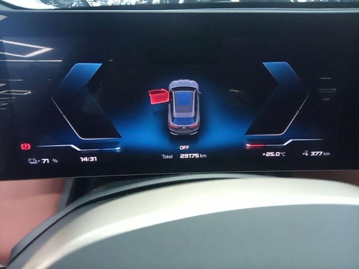 iX 2023 Facelift M60 photo 7