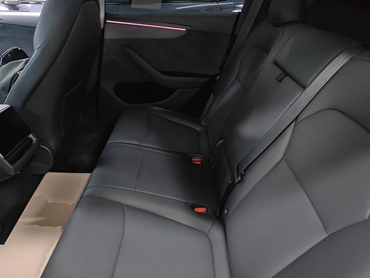 Model Y 2025 Long Range AWD photo 4