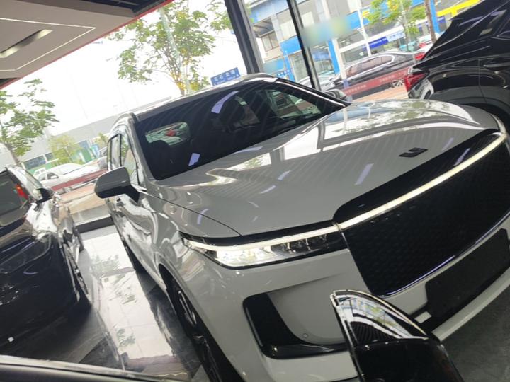 Li Auto ONE 2020 EREV 6-Seater photo 3