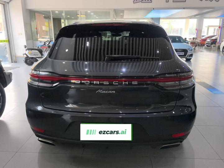 2018 Macan 2.0T photo 3